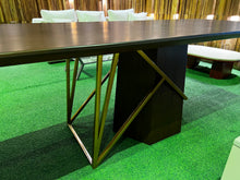Load image into Gallery viewer, Timaru Table
