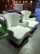 Load image into Gallery viewer, 2433 Accent Chair