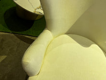 Load image into Gallery viewer, 2433 Accent Chair