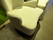 Load image into Gallery viewer, 2433 Accent Chair
