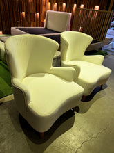 Load image into Gallery viewer, 2433 Accent Chair