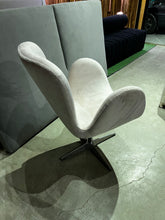 Load image into Gallery viewer, 22192 Accent Chair