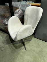 Load image into Gallery viewer, 22192 Accent Chair