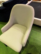 Load image into Gallery viewer, 2366 Chair