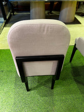 Load image into Gallery viewer, 2366 Chair