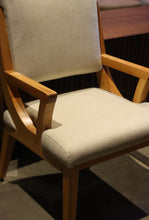 Load image into Gallery viewer, 2446 Chair