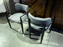 Load image into Gallery viewer, 2433 Chair