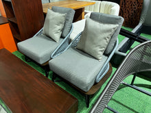 Load image into Gallery viewer, 23201 Chair