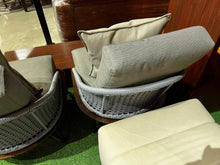 Load image into Gallery viewer, 23201 Chair