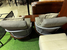 Load image into Gallery viewer, 23201 Chair