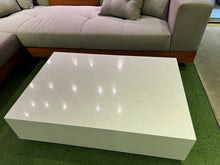 Load image into Gallery viewer, 23279 Center Table