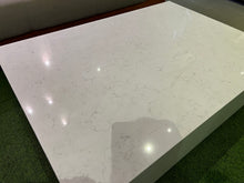 Load image into Gallery viewer, 23279 Center Table