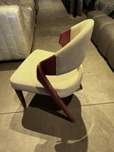 Load image into Gallery viewer, 2318 Chair