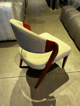 Load image into Gallery viewer, 2318 Chair