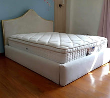 Load image into Gallery viewer, 2454 Bedframe