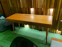 Load image into Gallery viewer, 23307 Table