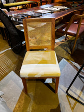 Load image into Gallery viewer, 23279 Chair