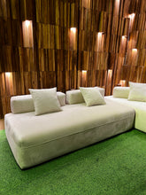 Load image into Gallery viewer, 22192 Couch