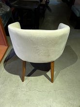 Load image into Gallery viewer, 23206 Chair