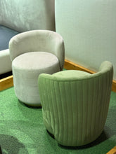 Load image into Gallery viewer, 25116 Accent Chair