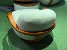 Load image into Gallery viewer, 2594 Accent Chair