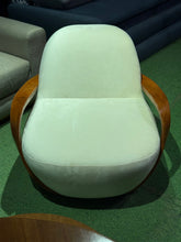 Load image into Gallery viewer, 2594 Accent Chair