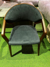 Load image into Gallery viewer, 2381 Chair
