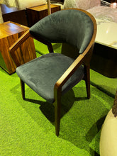 Load image into Gallery viewer, 2381 Chair