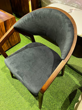 Load image into Gallery viewer, 2381 Chair