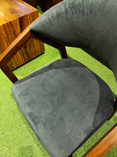 Load image into Gallery viewer, 2381 Chair