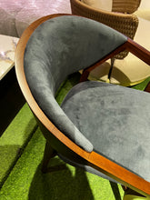 Load image into Gallery viewer, 2381 Chair