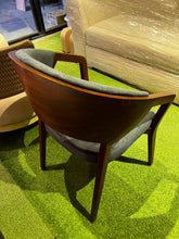 Load image into Gallery viewer, 2381 Chair