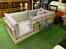 Load image into Gallery viewer, 23160 Day bed