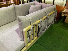 Load image into Gallery viewer, 23160 Day bed