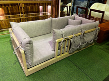 Load image into Gallery viewer, 23160 Day bed
