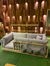 Load image into Gallery viewer, 23160 Day bed