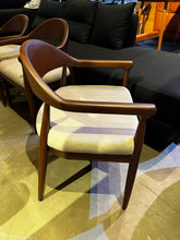 Load image into Gallery viewer, 23303 Chair B