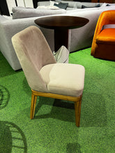 Load image into Gallery viewer, 2376 Acacia Chair