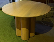 Load image into Gallery viewer, 2610 Round Table