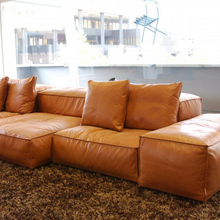 Load image into Gallery viewer, Gustav Couch