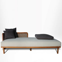 Load image into Gallery viewer, Fabito Solihiya Couch