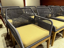 Load image into Gallery viewer, Pascaso Chair