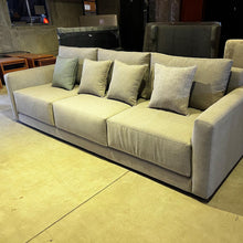 Load image into Gallery viewer, 22149 Couch