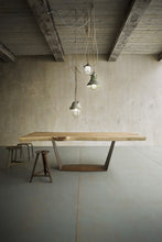 Load image into Gallery viewer, Arthur Table