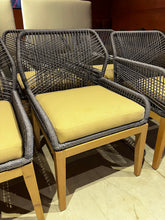 Load image into Gallery viewer, Pascaso Chair