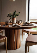 Load image into Gallery viewer, Arnold Round Table