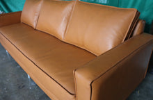 Load image into Gallery viewer, Calim Couch