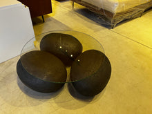 Load image into Gallery viewer, Maan Center Table