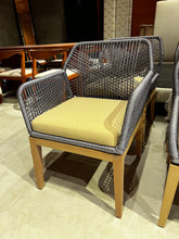 Load image into Gallery viewer, Pascaso Chair