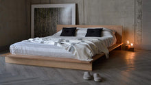 Load image into Gallery viewer, Nippy Wooden Bed